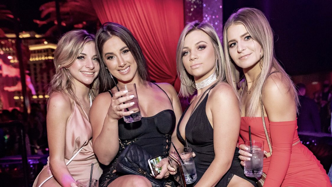 Golden Girls Night Club - Gece atmosferi ve ışıklandırma